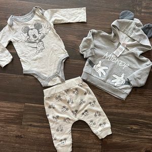 Disney baby gender neutral outfit